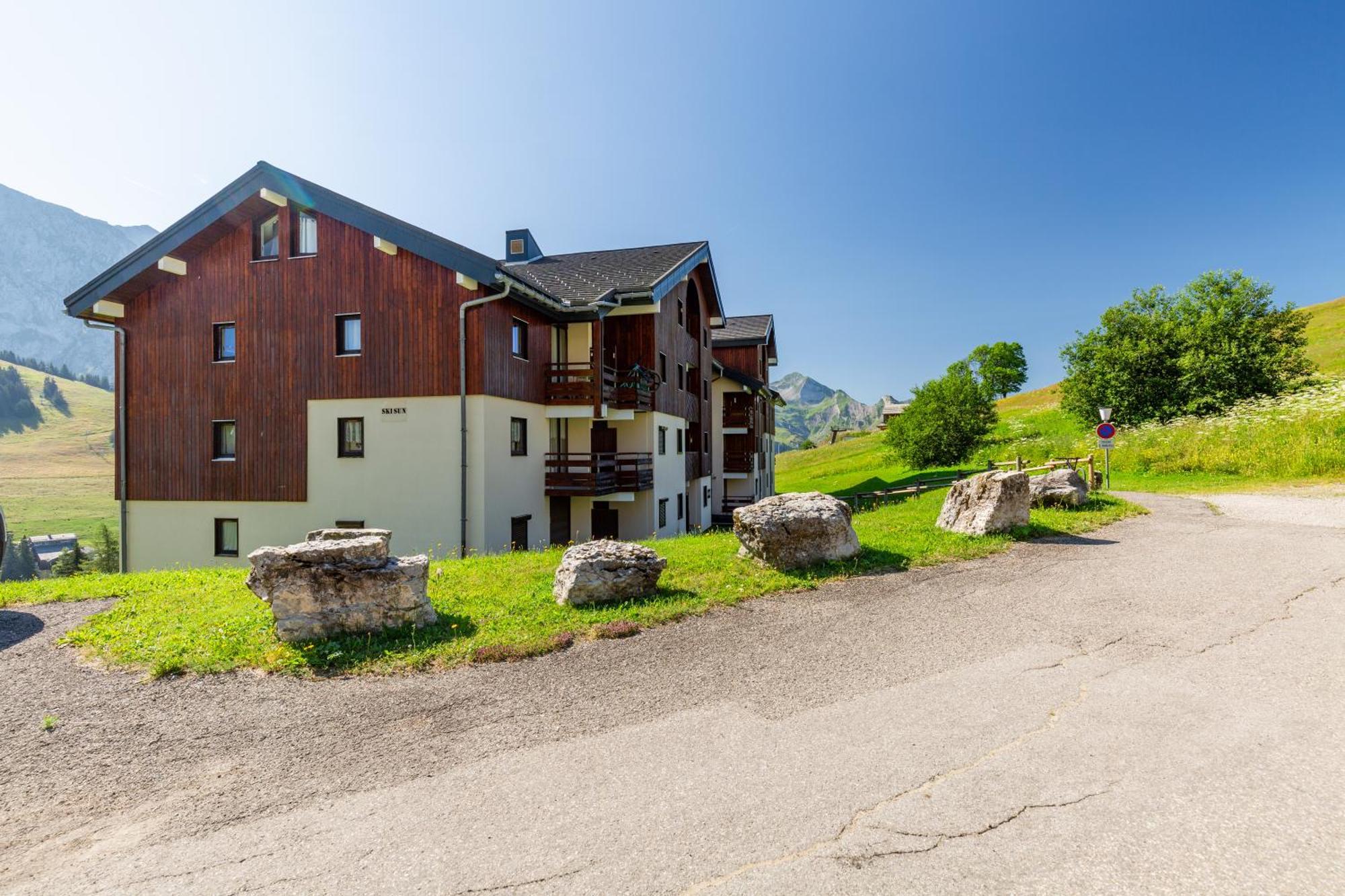 Aravis Apartment Манигод Екстериор снимка